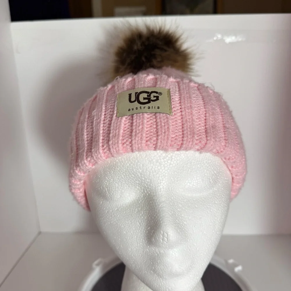 UGG Pink Rib Knit Beanie With Removable Faux Fur Pom-Pom Women's Or Kids.